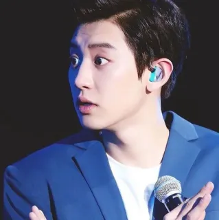 😯 98cc7efe мужчина, синий костюм, портрет, певец, исполнитель, k-pop, мужской telegram sticker