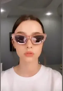 ⭐ 36a47a88 선글라스, 소녀, 여자, 패션, 아름다움 telegram sticker