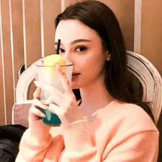 ⭐ 7e755fb8 여자, 음료, 인물 사진, 레몬, 캐주얼, 실내 telegram sticker