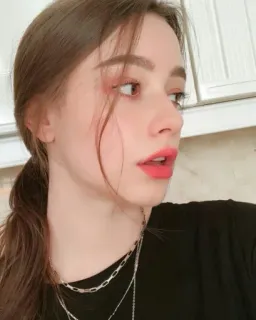 ⭐ 9473ed99 여자, 인물사진, 사람, 소녀, 미인, 메이크업 telegram sticker