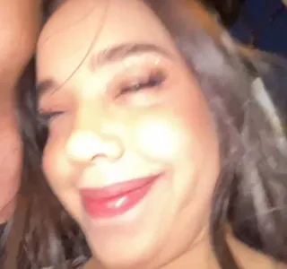 ☺️ d6c13bac woman, portrait, person, face, smile, selfie telegram sticker