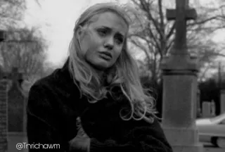 ➰ 2f06ad7d @Tnrichawm triste, donna, cimitero, dolore telegram sticker