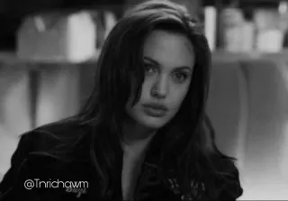 ➰ 3b5ab9e7 @Tnrichawm Angelina Jolie, attrice, Hollywood, celebrità, star del cinema telegram sticker