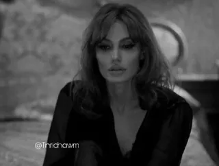 ➰ b9c4aadb Angelina Jolie @Tinnichawm attrice, celebrità, ritratto, donna, hollywood telegram sticker