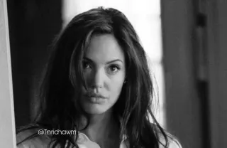 ➰ c891fdbd Angelina Jolie @Tnrichawm1 attrice, celebrità, bianco e nero, ritratto telegram sticker