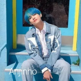 😉 e44529c0 Anjinho นางฟ้าตัวน้อย, ผมสีฟ้า, เสื้อแจ็คเก็ตยีนส์, ภาพเหมือน, บันได, K-pop telegram sticker