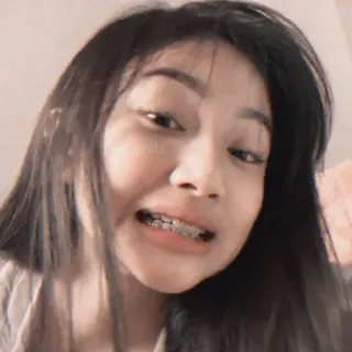 🎀 0e37e1ea девушка, человек, портрет, подросток, брюнетка, брекеты, улыбка telegram sticker