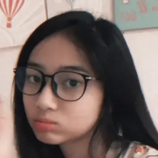 🎀 b7369a97 подросток, девушка, портрет, женщина, человек, очки telegram sticker