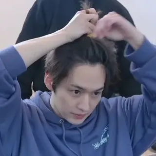 🤓 07bd5d1b Person, Mann, Haare, Casual, Innen whatsapp sticker