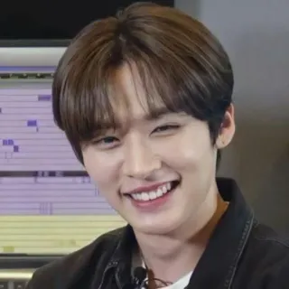 😄 e9b7075b whatsapp sticker