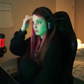 🤍 4d8758e8 telegram sticker