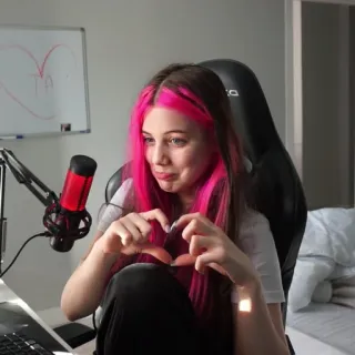 🤍 a46c5a18 女人, 粉色头发, 心, 女孩, 肖像 telegram sticker