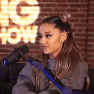 🌃 032b3a00 Ariana Grande người nổi tiếng, ca sĩ nhạc pop, nghệ sĩ, phụ nữ, kiểu tóc telegram sticker