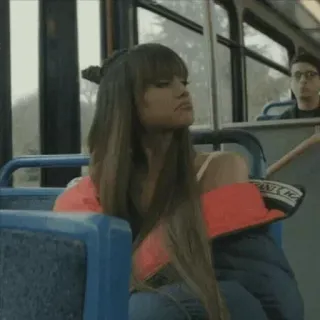 🌃 38264d18 Ariana Grande ca sĩ, xe buýt, ngôi sao nhạc pop, người nổi tiếng telegram sticker