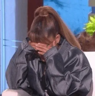 🌃 382e8fa2 khóc, buồn, đau khổ, cảm xúc, buồn bã, phụ nữ, che mặt telegram sticker