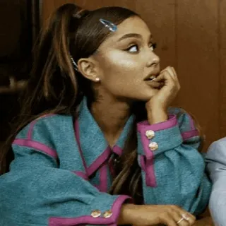 🌃 6624090c Ariana Grande ca sĩ, người nổi tiếng, ngôi sao nhạc pop, phụ nữ, chân dung telegram sticker