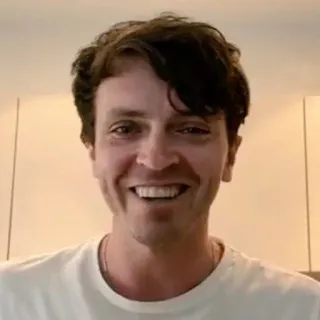 😁 d33e1cba 男人, 肖像, 微笑, 人, 脸 telegram sticker