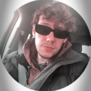 😐 d24b788f 男性, サングラス, ポートレート, 車, 自撮り, 人, 運転 telegram sticker