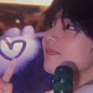 💜 8f66f331 kpop, cantante, ídolo, amor, corazón, gesto de mano telegram sticker