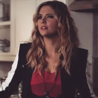 🦄 bf827d6c 女性, ブレザー, ポートレート, ブロンドヘア, ファッション telegram sticker