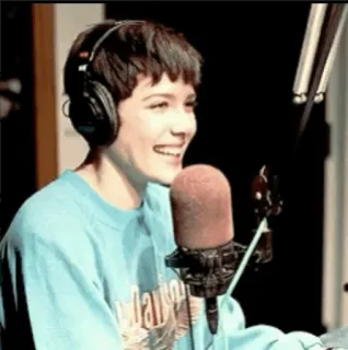 👼 85479b19 mikrofon, headphone, orang, studio, rekaman whatsapp sticker