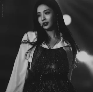 🦋 17f9cf03 Joy นักร้อง, ไอดอล, ภาพเหมือน, ขาวดำ, Red Velvet, K-POP telegram sticker