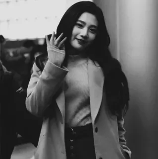 🦋 2c7554da ผู้หญิง, เกาหลี, ยิ้ม, ภาพเหมือน, คน, เสื้อโค้ท, เสื้อแจ็คเก็ต telegram sticker