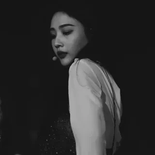 🦋 78776630 ผู้หญิง, ภาพเหมือน, ขาวดำ, บุคคล, นักร้อง, นักแสดง telegram sticker