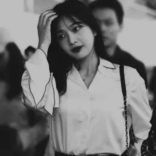 🦋 c6436618 ผู้หญิง, บุคคล, เกาหลี, ภาพเหมือน, ขาวดำ, เด็กผู้หญิง telegram sticker