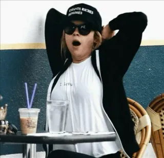 ⚫ a187b443 I love 女人, 太阳镜, 坐着, 咖啡馆, 桌子, 饮料 telegram sticker