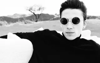 🌻 e89fcabf orang, kacamata hitam, potret, hitam putih, gaya, mode whatsapp sticker