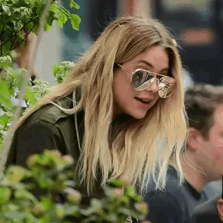 🥀 55c51f3f blond włosy, okulary przeciwsłoneczne, kobieta, portret, na zewnątrz whatsapp sticker