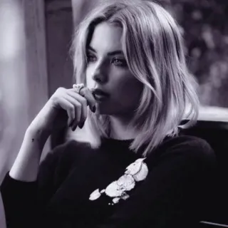 🌑 b4861aa9 kobieta, portret, czarno-białe, blondynka, osoba whatsapp sticker