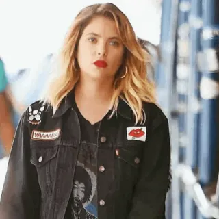 🥀 dd2d0217 MAAAAA naszywka, usta, kurtka, odzież whatsapp sticker