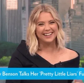 🥟 86f674cb Ashley Benson Pretty Little Liars Ashley Benson Talks Her 'Pretty Little Liars' Fu attrice, intervista, celebrità, televisione, intrattenimento whatsapp sticker