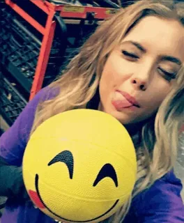 😋 b5562f0e Emoji, Lächeln, Ball, Frau, Selfie telegram sticker