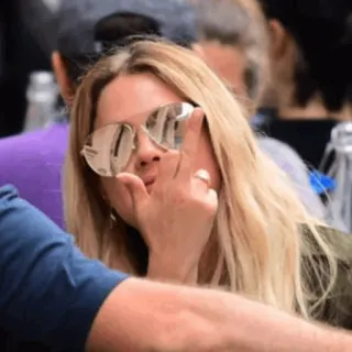 🦌 1afded24 средний палец, оскорбительный, жест, женщина whatsapp sticker