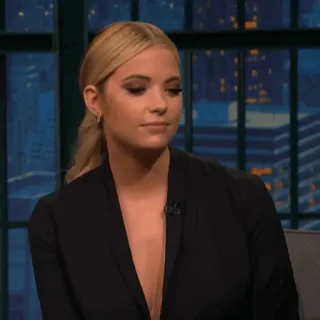 🌔 05d62998 blonde, woman, portrait, celebrity whatsapp sticker