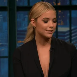 🌔 c9a0042c woman, blonde, portrait, actress, celebrity whatsapp sticker