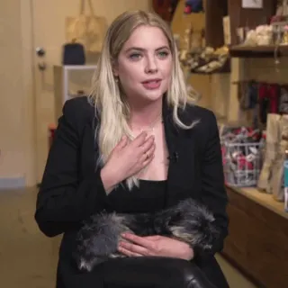 🌔 f380486e woman, dog, person, pet, indoor whatsapp sticker