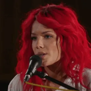 🍒 377c25f7 cantante, capelli rossi, microfono, ritratto, donna, musica, musicista whatsapp sticker