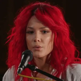 🍒 9a2d9203 donna, capelli rossi, microfono, cantante, ritratto whatsapp sticker