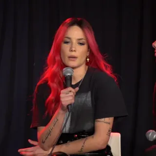 🍒 c3a4439c Halsey cantante, musicista, celebrità, artista, performer whatsapp sticker