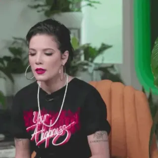 🕊 2a1bca44 Your Highness Eure Hoheit, Shirt, Halsey, Sängerin whatsapp sticker