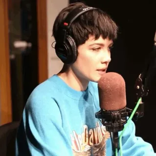 🕊 78cabb94 Halsey Halsey, Sängerin, Mikrofon, Musik, Aufnahme, Kopfhörer whatsapp sticker