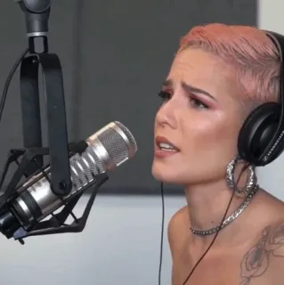 🕊 90445849 Halsey Sänger, Musik, Mikrofon, Halsey, Aufnahme whatsapp sticker