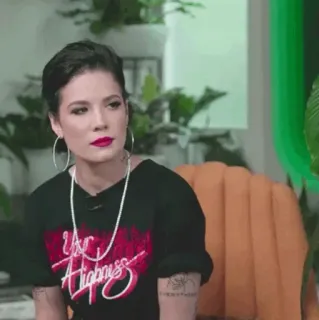 🕊 bbe5c42e Your Highness Porträt, Frau, Hoheit, Mode whatsapp sticker