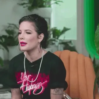 🕊 fb6db059 Your Highness Halsey, Sängerin, Pop, Frau, Promi whatsapp sticker