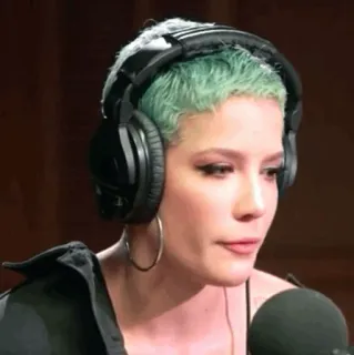 🕊 fe037a15 Halsey Halsey, Sängerin, Musik, Kopfhörer, Mikrofon, Porträt whatsapp sticker