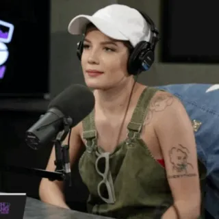 💧 79556092 Halsey penyanyi, musisi, Halsey, potret, selebriti, wanita whatsapp sticker